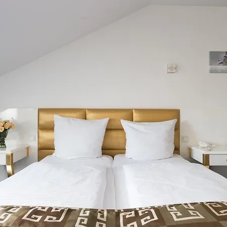 Bayer's Hotel