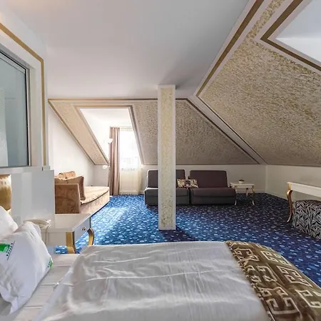 Bayer's Hotel 3*