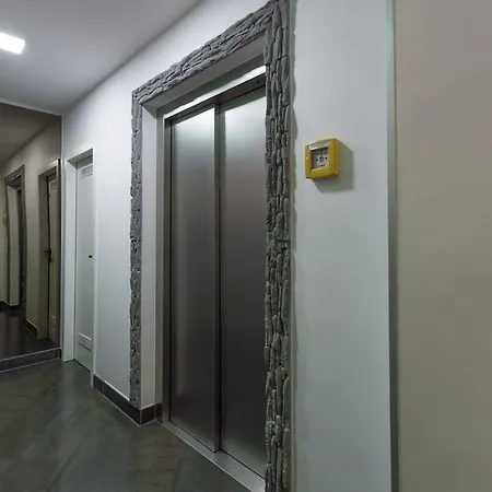 Bayer's Hotel