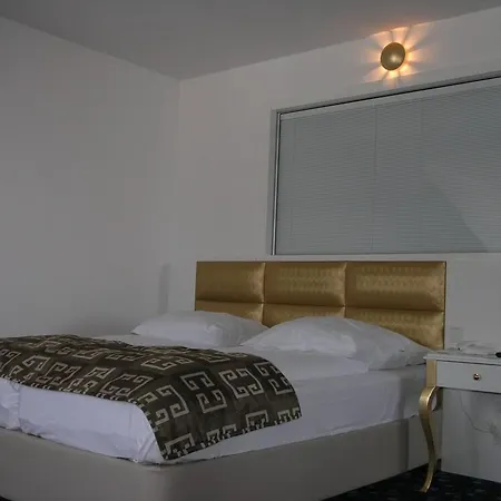 Bayer's Hotel